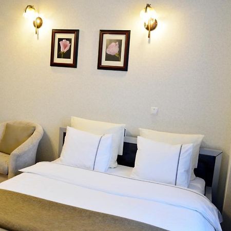 Comfort Apartments - Beautiful Suite By The Park Grodno Exterior photo